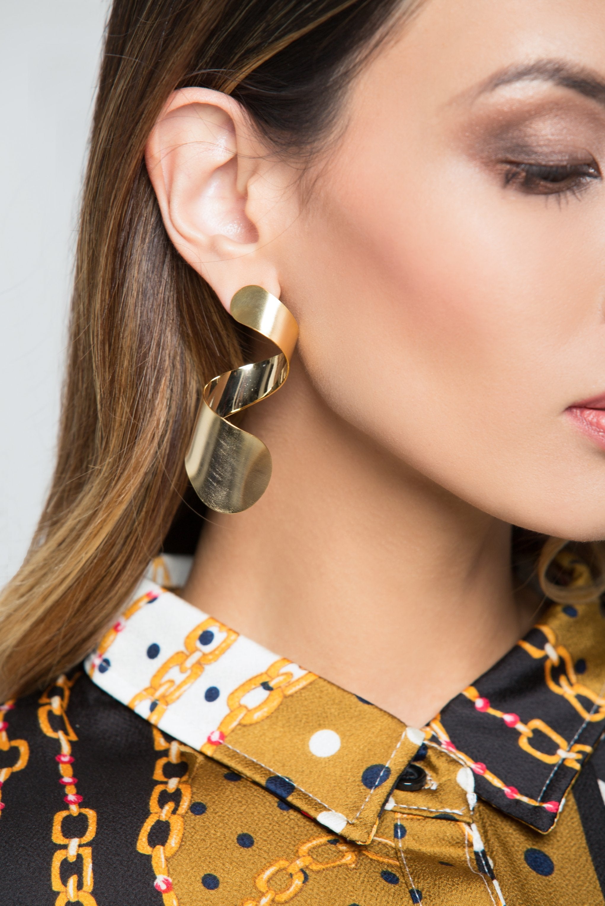 Gold Twisted Shell Earrings - ownthelooks-Development Gold Twisted Shell Earrings - ownthelooks-Development