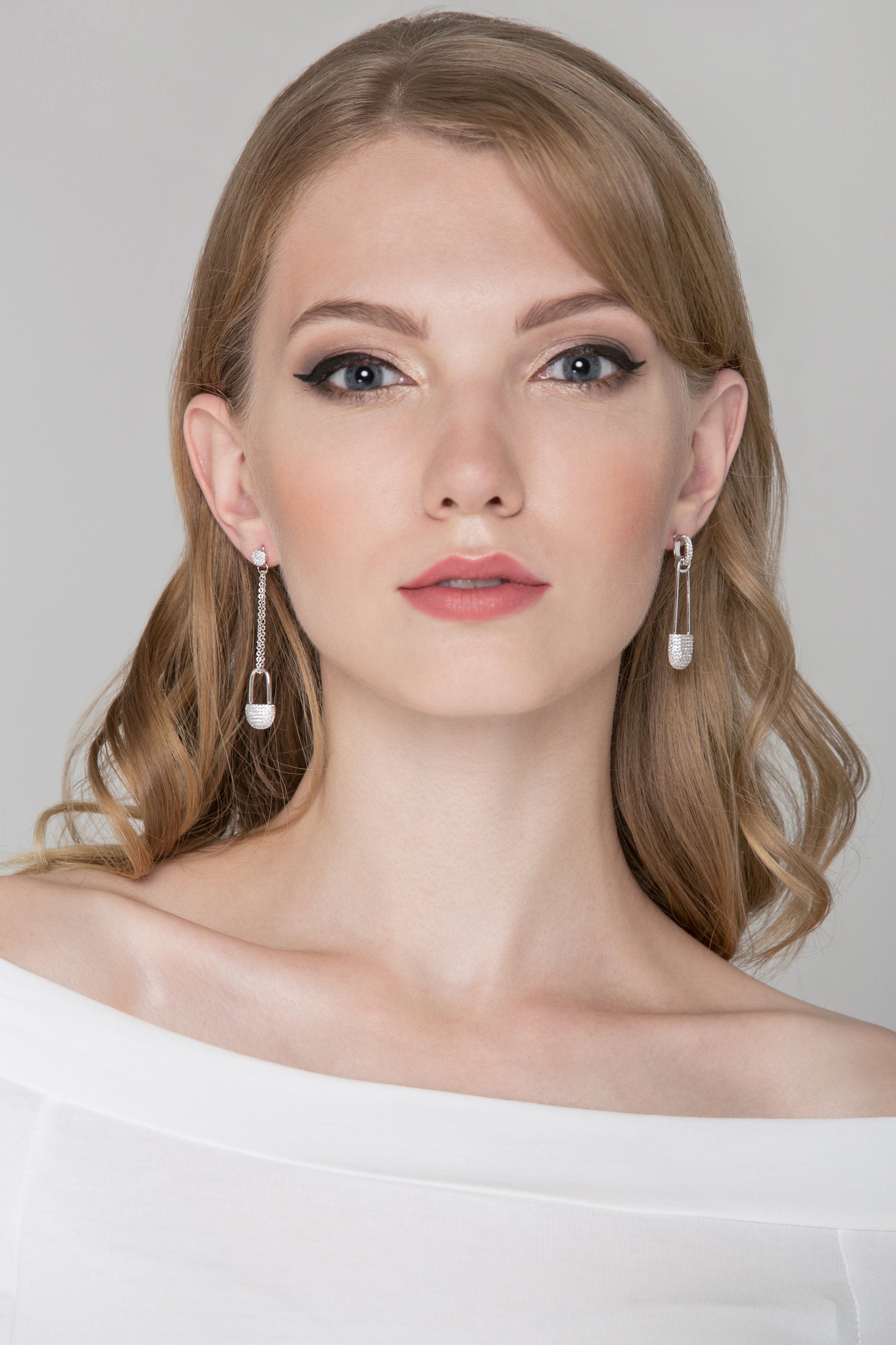 Pin Diamond Earrings - ownthelooks-Development