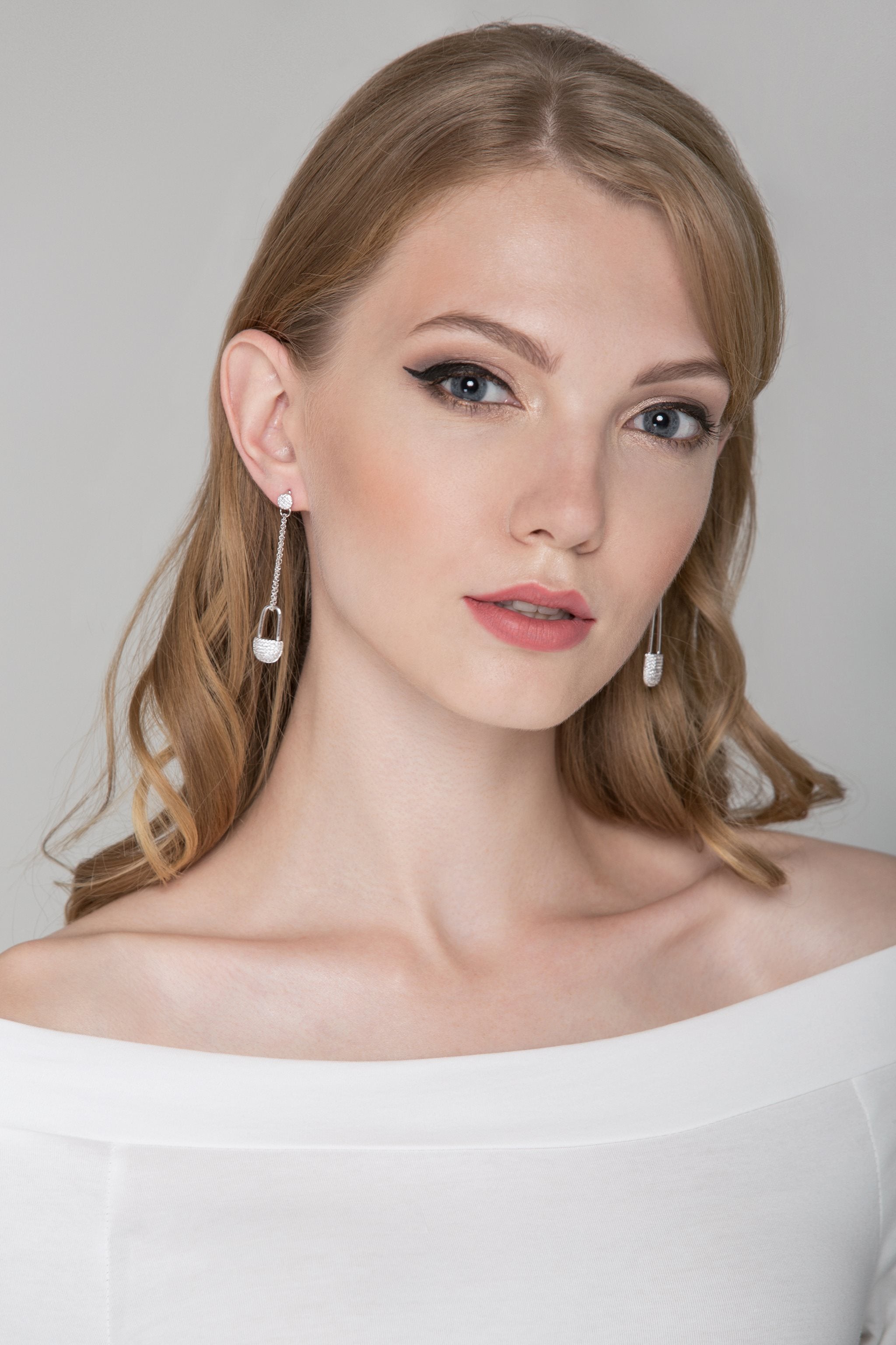 Pin Diamond Earrings - ownthelooks-Development