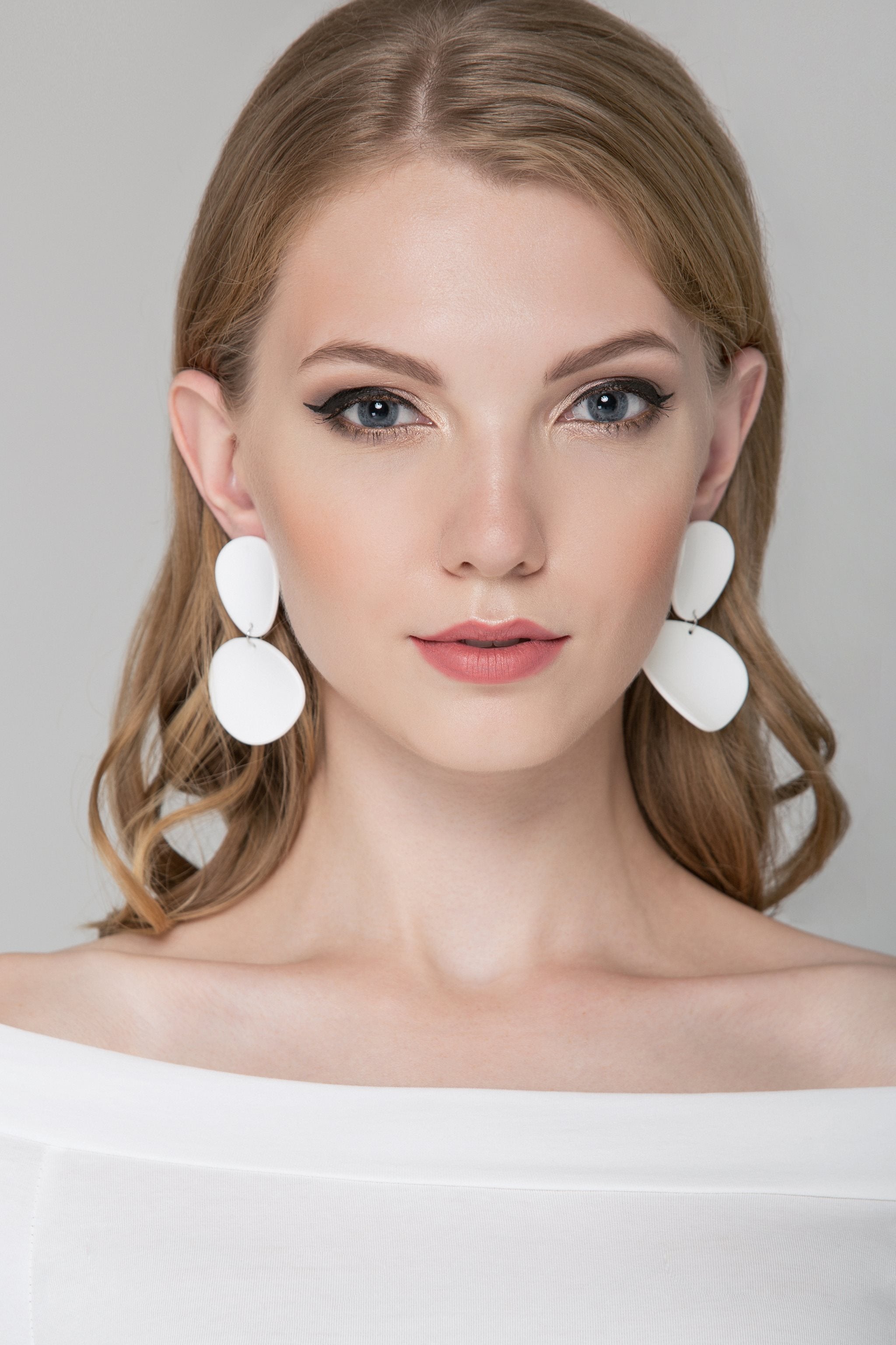 White Acrylic Petal Earrings - ownthelooks-Development