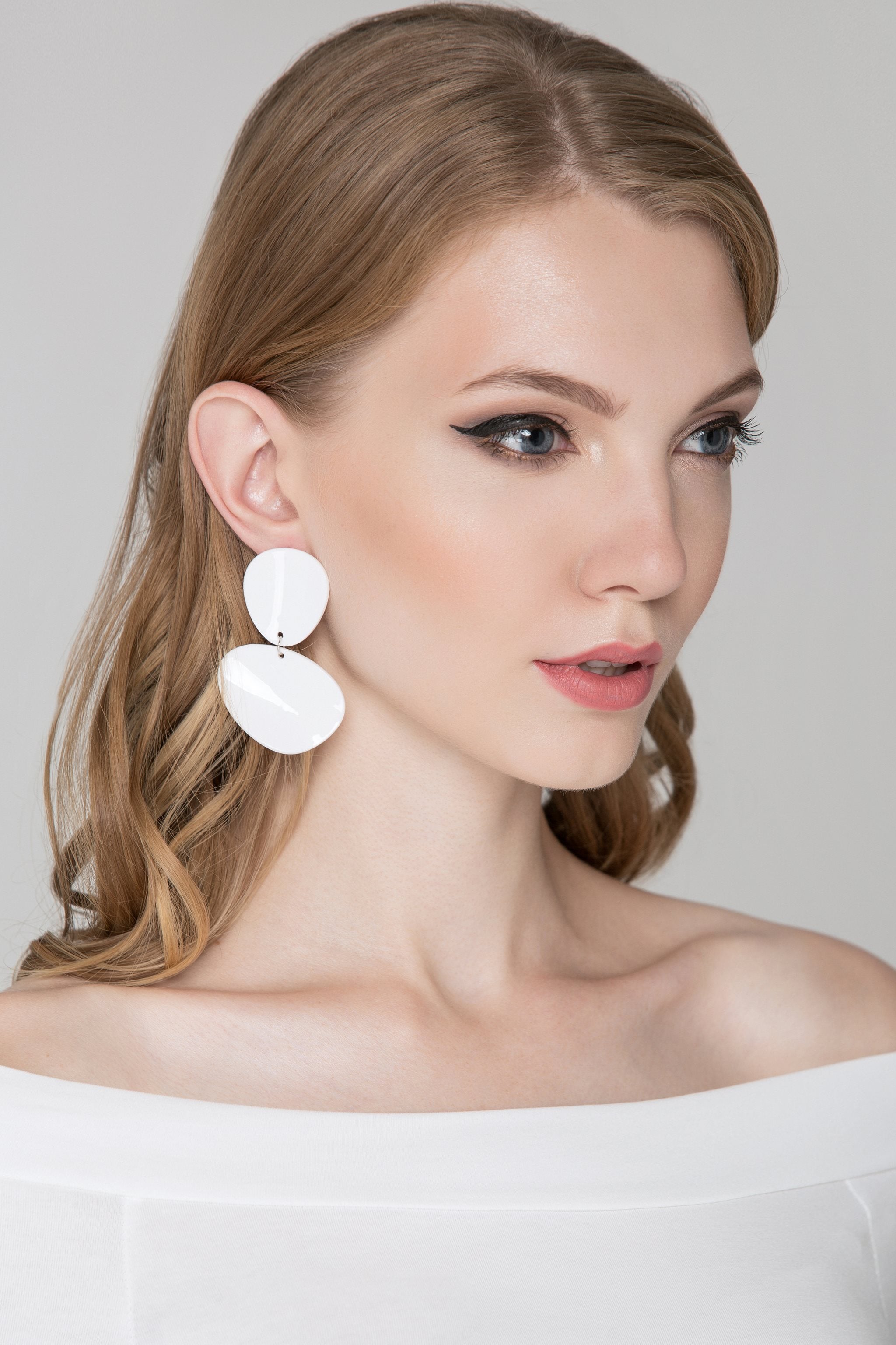 White Acrylic Petal Earrings - ownthelooks-Development