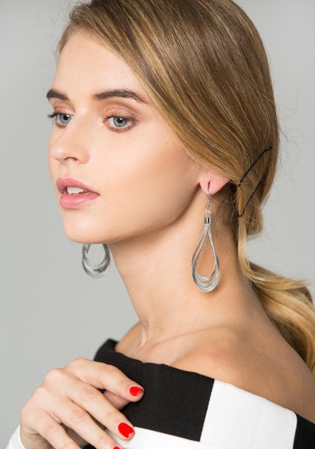 Silver Strut Dangling Earrings - ownthelooks-Development