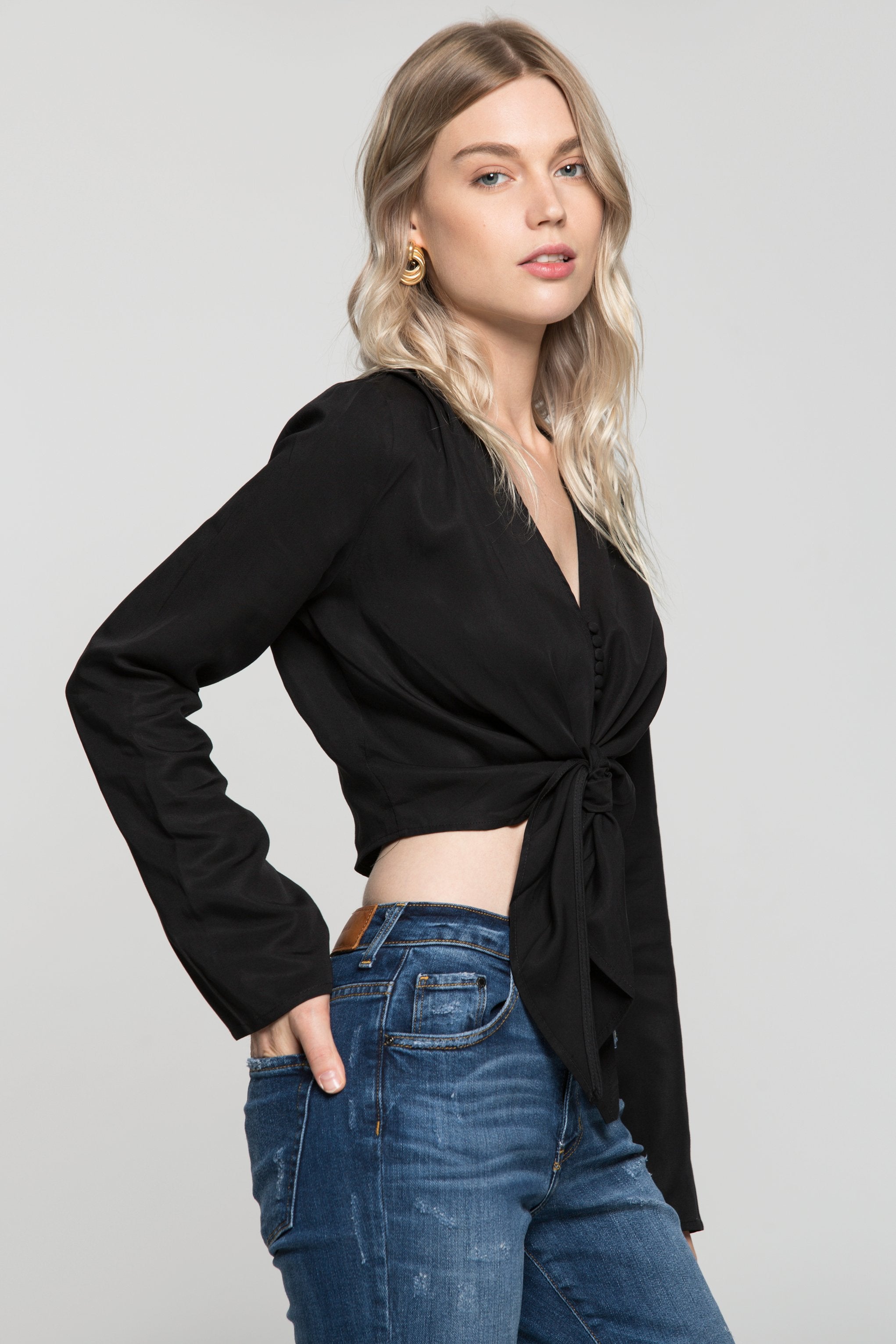 Black Solid Tie Up Knot Crop Top - ownthelooks-Development